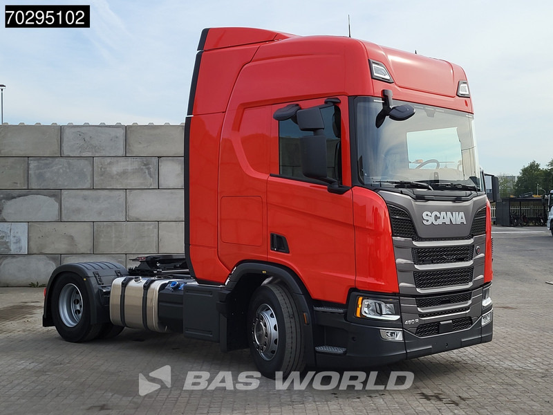 Scania R460 4X2 NEW! Retarder 2xTanks ACC LED Euro 6 - Tracteur routier: photos 3 Scania R460 4X2 NEW! Retarder 2xTanks ACC LED Euro 6 - Tracteur routier: photos 3