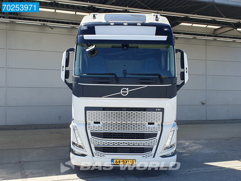 Volvo FH 460 6X2 NL-Truck XL VEB+ 2x Tanks ACC Navi LED - Tracteur routier: photos 5 Volvo FH 460 6X2 NL-Truck XL VEB+ 2x Tanks ACC Navi LED - Tracteur routier: photos 5