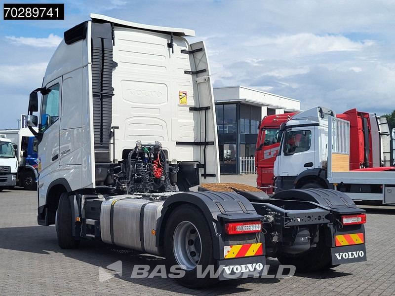 Volvo FH 500 4X2 XL VEB+ 2xTanks Navi LED ACC Euro 6 - Tracteur routier: photos 2 Volvo FH 500 4X2 XL VEB+ 2xTanks Navi LED ACC Euro 6 - Tracteur routier: photos 2