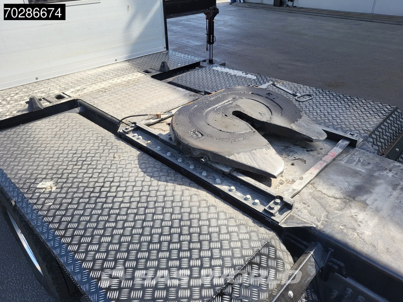 Volvo FH16 650 FH16 8X2 HMF 7020K-RCS Crane + Fly-Jib Lift+Steering-Axle Navi LED ACC Euro 6 - Camion plateau, Camion grue: photos 3 Volvo FH16 650 FH16 8X2 HMF 7020K-RCS Crane + Fly-Jib Lift+Steering-Axle Navi LED ACC Euro 6 - Camion plateau, Camion grue: photos 3