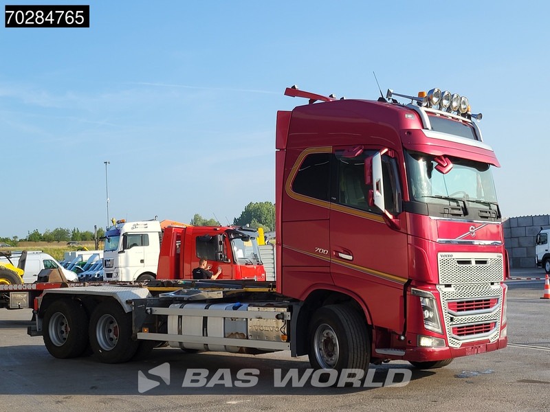 Volvo FH16 700 FH16 6X4 Full Air 20t Hook Xenon Euro 5 - Camion ampliroll: photos 5 Volvo FH16 700 FH16 6X4 Full Air 20t Hook Xenon Euro 5 - Camion ampliroll: photos 5
