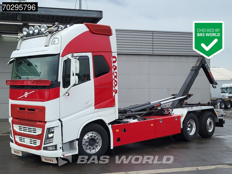 Volvo FH16 750 FH16 6X2 HIAB Multilift XR21S61 Hooklift Lift+steering Axle Automatic Euro 6 - Camion ampliroll: photos 1 Volvo FH16 750 FH16 6X2 HIAB Multilift XR21S61 Hooklift Lift+steering Axle Automatic Euro 6 - Camion ampliroll: photos 1