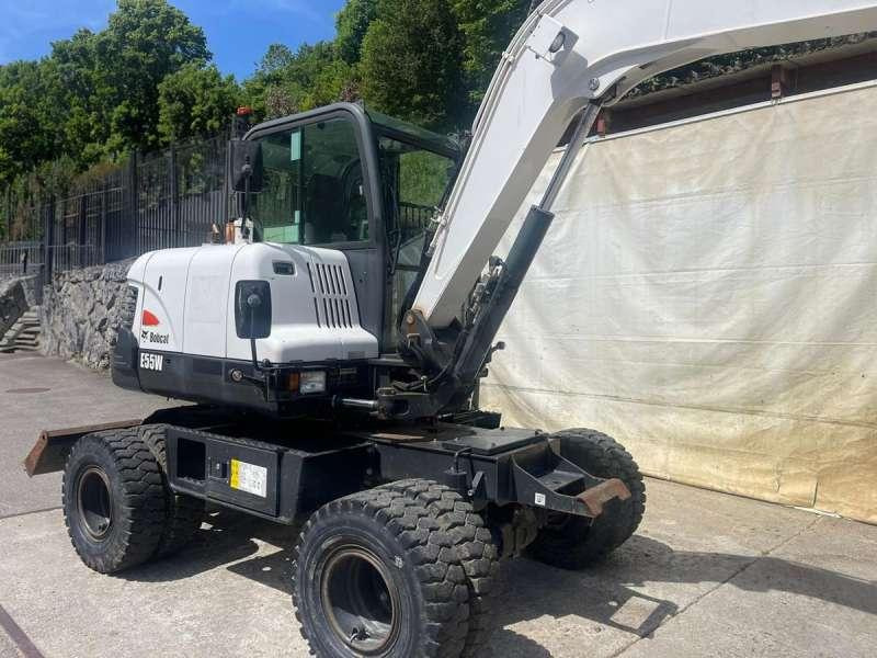 Bobcat E55W - Pelle sur pneus: photos 5 Bobcat E55W - Pelle sur pneus: photos 5