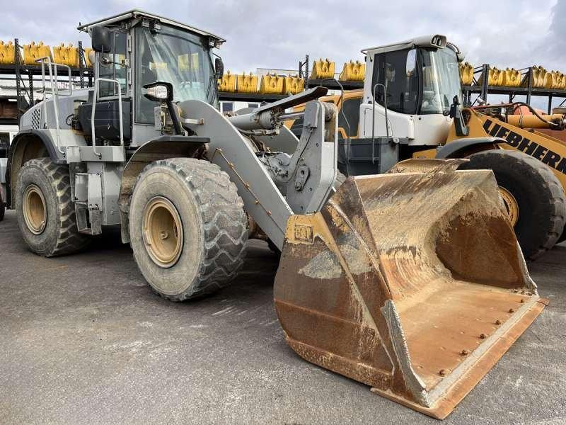 Caterpillar 962K - Chargeuse sur pneus: photos 1 Caterpillar 962K - Chargeuse sur pneus: photos 1