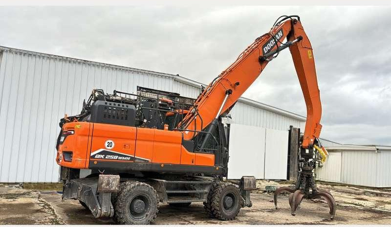 Doosan DX250WMH-7 - Pelle sur pneus: photos 1 Doosan DX250WMH-7 - Pelle sur pneus: photos 1