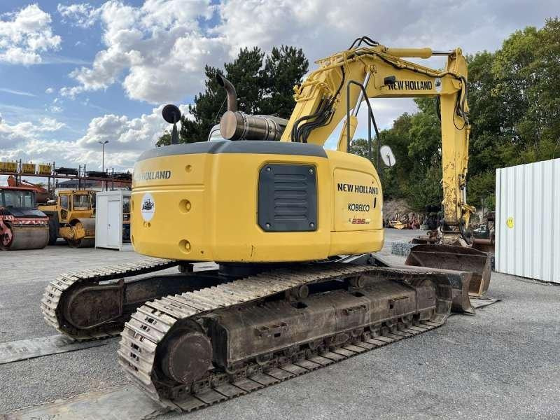 Kobelco SK235SRNLC-1ES - Pelle sur chenille: photos 5 Kobelco SK235SRNLC-1ES - Pelle sur chenille: photos 5