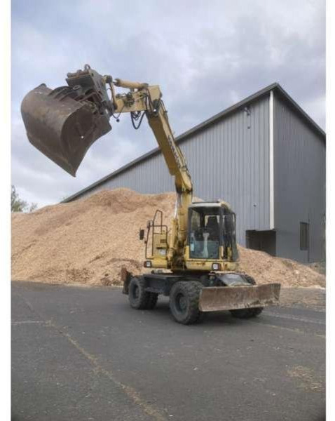 Komatsu PW160-7K - Pelle sur pneus: photos 4 Komatsu PW160-7K - Pelle sur pneus: photos 4