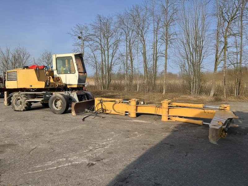 Liebherr A316 - POUR PIECES - Pelle sur pneus: photos 1 Liebherr A316 - POUR PIECES - Pelle sur pneus: photos 1