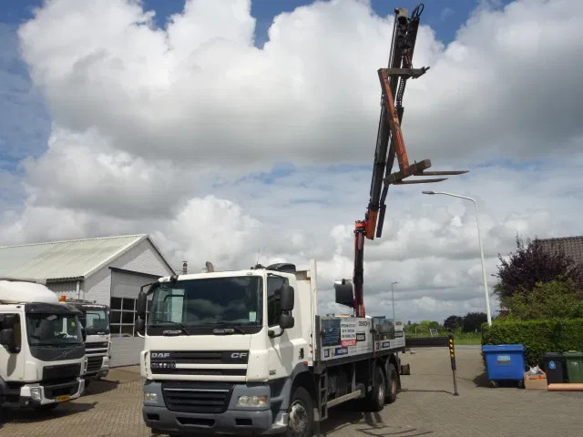 DAF 6X4 MANUAL GEAR STEELSPRINGS - Camion plateau, Camion grue: photos 3 DAF 6X4 MANUAL GEAR STEELSPRINGS - Camion plateau, Camion grue: photos 3