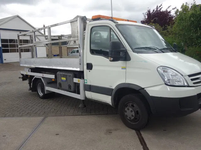 Iveco 40C12 SKY WORKER - Nacelle ciseaux: photos 2 Iveco 40C12 SKY WORKER - Nacelle ciseaux: photos 2