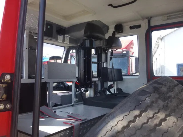 Camion de pompier MAN LE 250 godiva pump with holmatro set: photos 14
