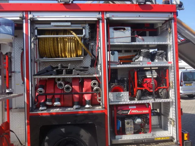 Camion de pompier MAN LE 250 godiva pump with holmatro set: photos 16