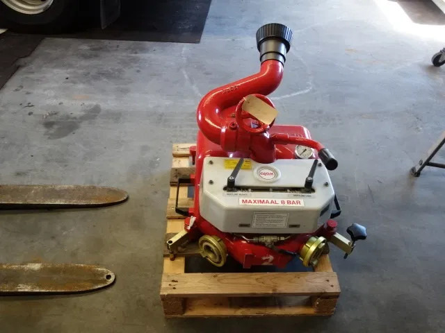 Mercedes-Benz 1325 MOBIL WATER CANON - Camion de pompier: photos 1 Mercedes-Benz 1325 MOBIL WATER CANON - Camion de pompier: photos 1