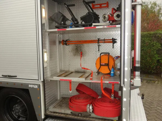 Mercedes-Benz 1325 godiva pump bomberos - Camion de pompier: photos 3 Mercedes-Benz 1325 godiva pump bomberos - Camion de pompier: photos 3