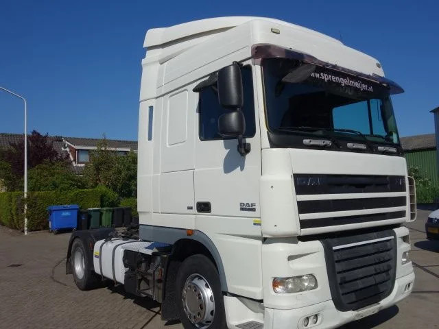 DAF XF 105.460 zf intarder - Tracteur routier: photos 2 DAF XF 105.460 zf intarder - Tracteur routier: photos 2