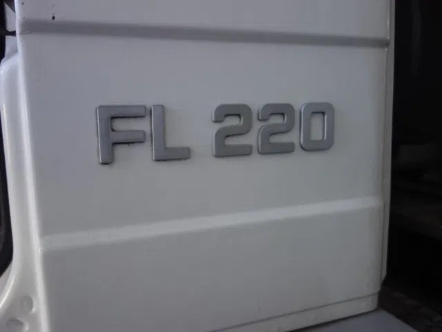 Volvo 220PK 12000 LITER STEELSPRINGS - Camion citerne: photos 5 Volvo 220PK 12000 LITER STEELSPRINGS - Camion citerne: photos 5
