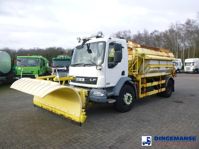 DAF LF 55.220 4X2 RHD salt spreader / gritter - Engin de déneigement: photos 1 DAF LF 55.220 4X2 RHD salt spreader / gritter - Engin de déneigement: photos 1