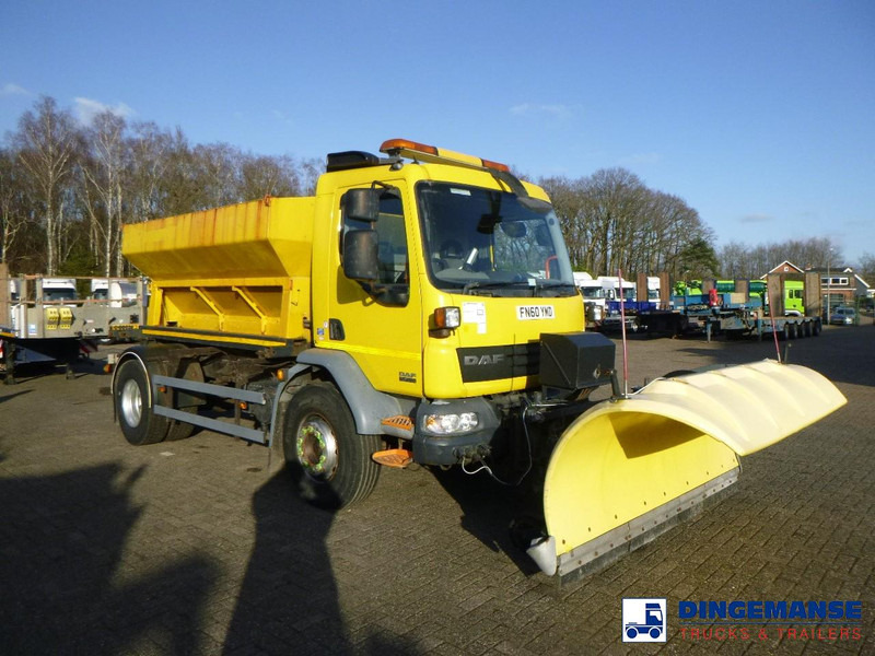 DAF LF 55.220 4x2 RHD gritter / snow plough - Engin de déneigement: photos 2 DAF LF 55.220 4x2 RHD gritter / snow plough - Engin de déneigement: photos 2