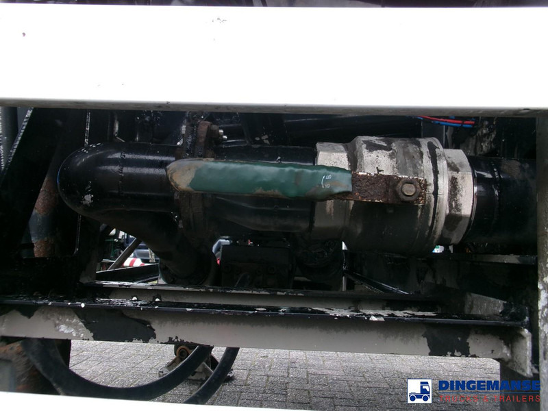 Semi-remorque citerne Heil / Thompson Heavy oil tank alu 34.2 m3 / 1 comp + pump: photos 15 Semi-remorque citerne Heil / Thompson Heavy oil tank alu 34.2 m3 / 1 comp + pump: photos 15