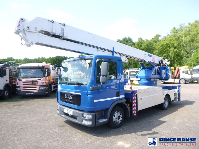 MAN TGL 7.180 4x2 + Klaas K25-30 crane - Camion grue: photos 1 MAN TGL 7.180 4x2 + Klaas K25-30 crane - Camion grue: photos 1