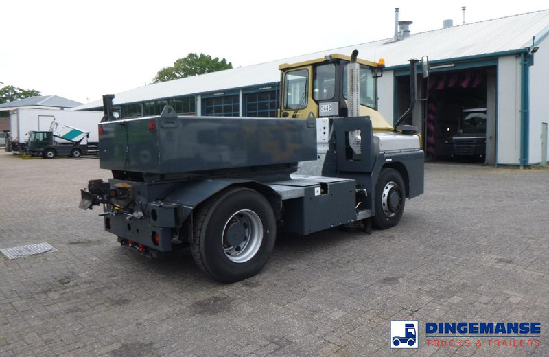 MOL RM 255 4X4 terminal drawbar tractor 150 ton - Tracteur portuaire: photos 4 MOL RM 255 4X4 terminal drawbar tractor 150 ton - Tracteur portuaire: photos 4