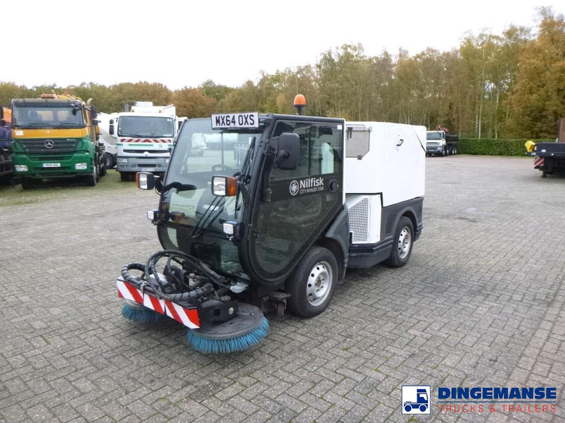 Nilfisk City Ranger CR 3500 Street sweeper - Balayeuse de voirie: photos 1 Nilfisk City Ranger CR 3500 Street sweeper - Balayeuse de voirie: photos 1