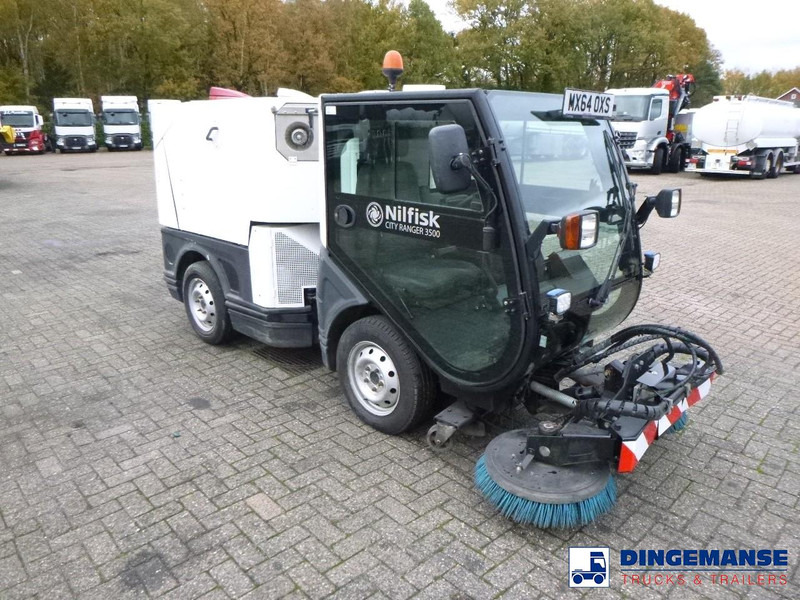 Nilfisk City Ranger CR3500 street sweeper - Balayeuse de voirie: photos 2 Nilfisk City Ranger CR3500 street sweeper - Balayeuse de voirie: photos 2