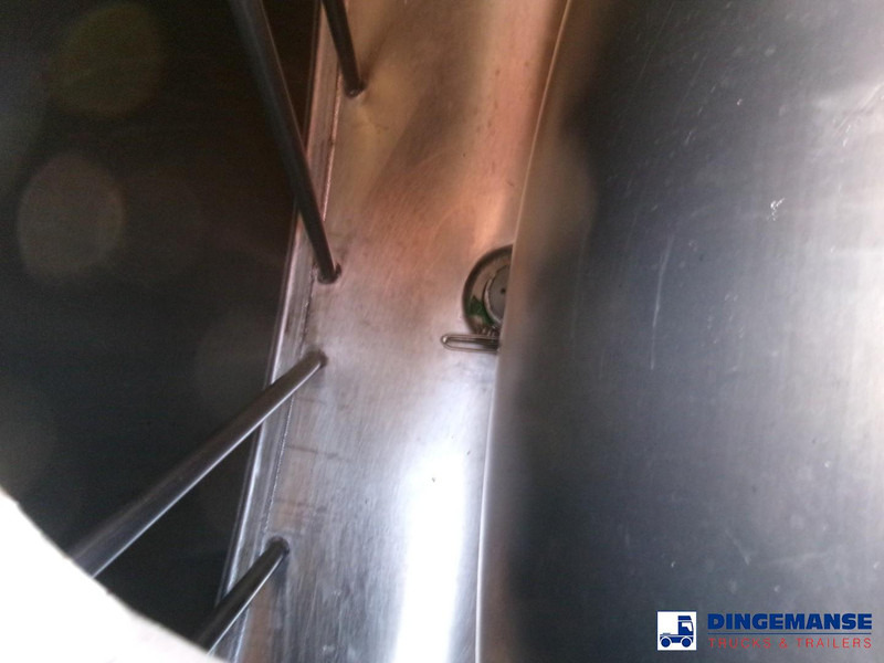 Camion citerne Renault Midlum 270 4x2 fuel tank 11.5 m3 / 4 comp ADR 26-04-2024: photos 17 Camion citerne Renault Midlum 270 4x2 fuel tank 11.5 m3 / 4 comp ADR 26-04-2024: photos 17