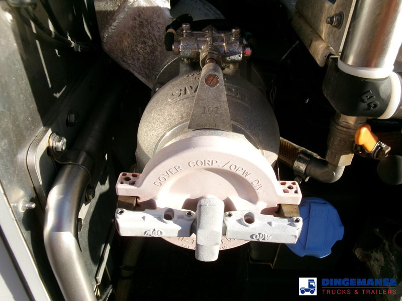 Camion citerne Renault Midlum 270 4x2 fuel tank 11.5 m3 / 4 comp ADR 26-04-2024: photos 10 Camion citerne Renault Midlum 270 4x2 fuel tank 11.5 m3 / 4 comp ADR 26-04-2024: photos 10