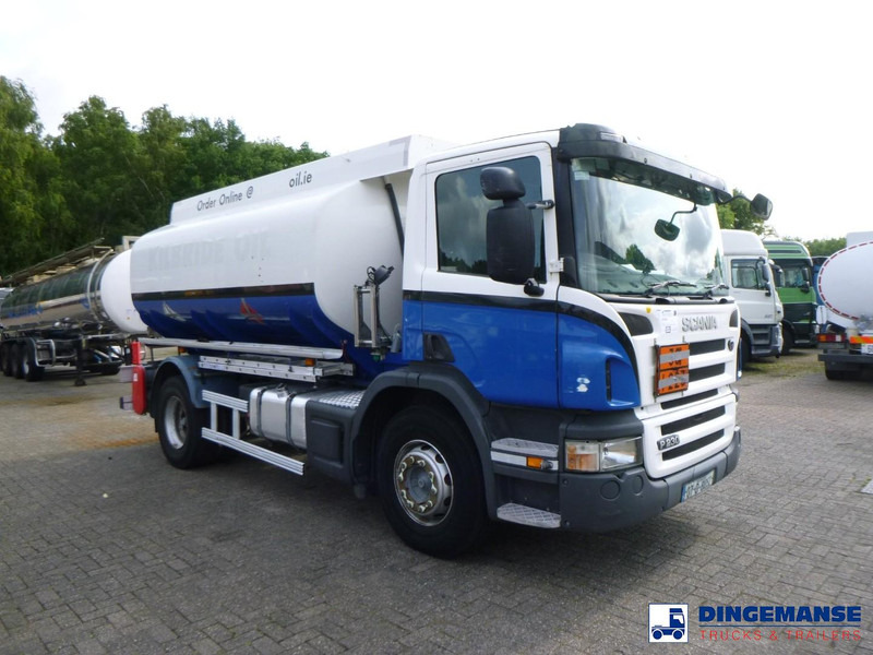 Scania P 230 DB 4x2 RHD fuel tank 12.4 m3 / 4 comp - Camion citerne: photos 2 Scania P 230 DB 4x2 RHD fuel tank 12.4 m3 / 4 comp - Camion citerne: photos 2