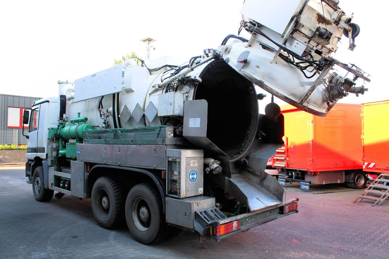 Mercedes-Benz Actros 3335 6x4 Kroll 13m³ HD-Kombi ADR/GGVS V2A - Camion hydrocureur: photos 2 Mercedes-Benz Actros 3335 6x4 Kroll 13m³ HD-Kombi ADR/GGVS V2A - Camion hydrocureur: photos 2