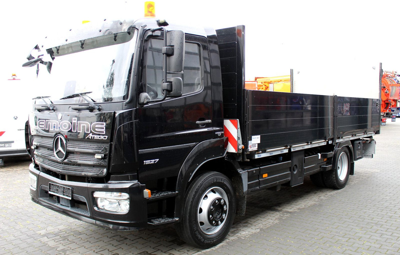 Mercedes-Benz Atego 1527 4x2 Pritsche + Ladebordwand - Camion plateau: photos 2 Mercedes-Benz Atego 1527 4x2 Pritsche + Ladebordwand - Camion plateau: photos 2