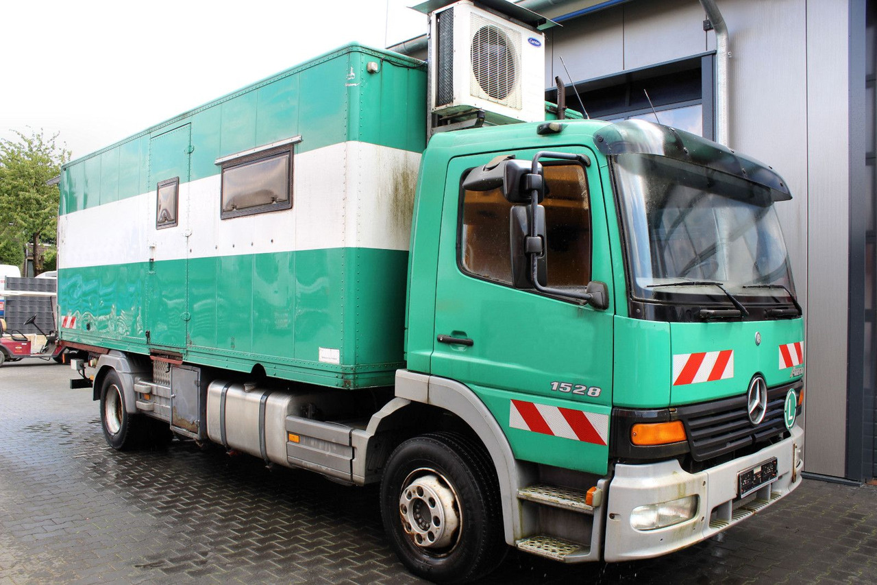 Mercedes-Benz Atego 1528 4x2 Koffer +LBW kein 1517 1518 1523 - Fourgon grand volume: photos 1 Mercedes-Benz Atego 1528 4x2 Koffer +LBW kein 1517 1518 1523 - Fourgon grand volume: photos 1