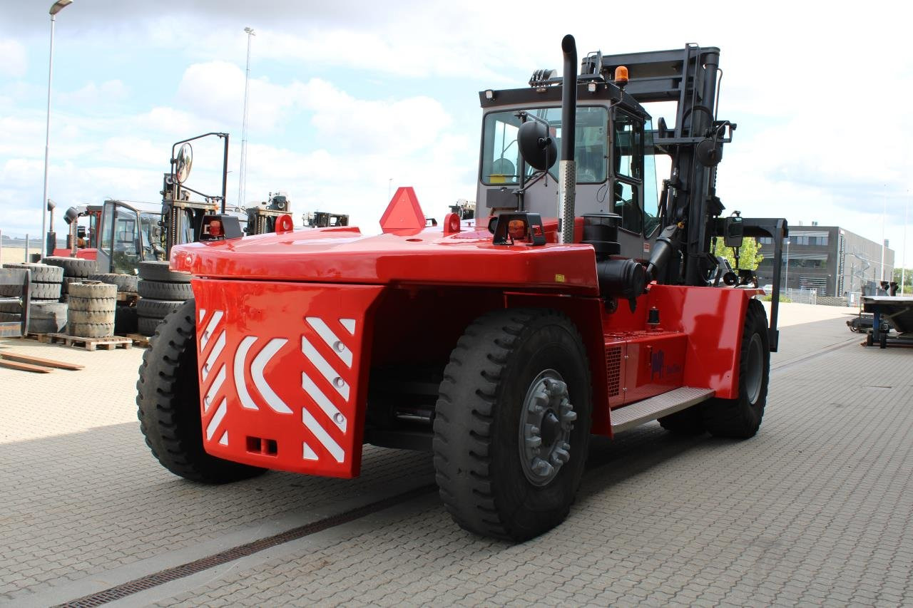 Kalmar DCF330-12LB - Chariot élévateur diesel: photos 3 Kalmar DCF330-12LB - Chariot élévateur diesel: photos 3