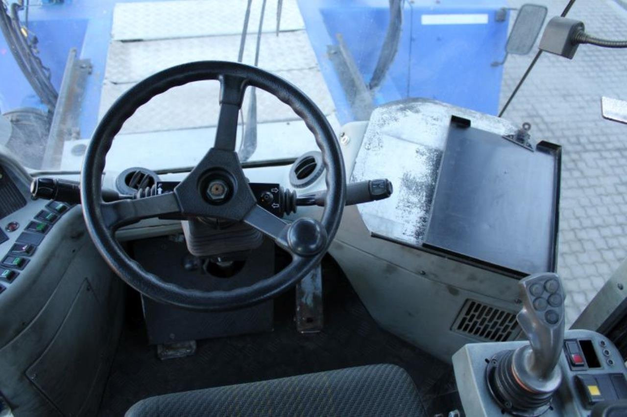 SMV SC108TA6 - Reach stacker: photos 4 SMV SC108TA6 - Reach stacker: photos 4