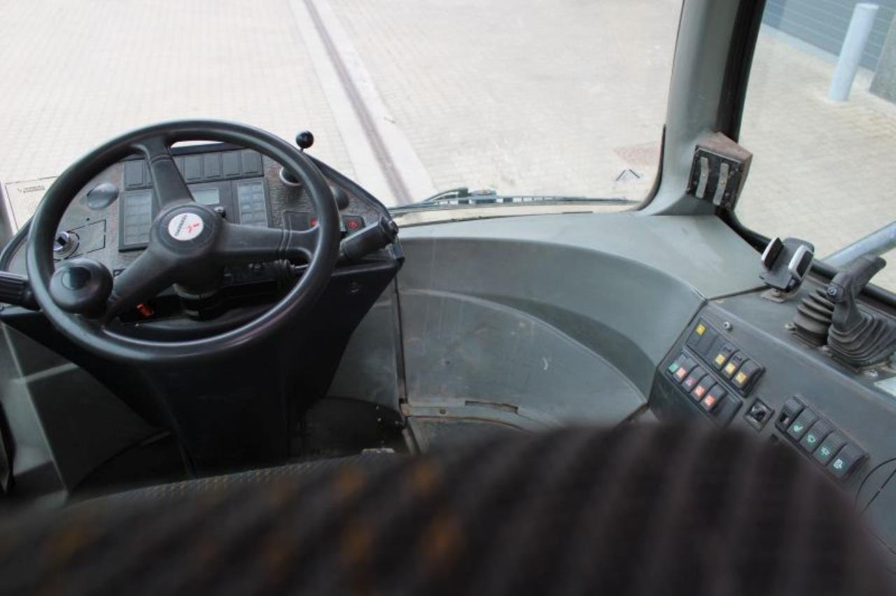 Terberg RT222 - Tracteur portuaire: photos 4 Terberg RT222 - Tracteur portuaire: photos 4