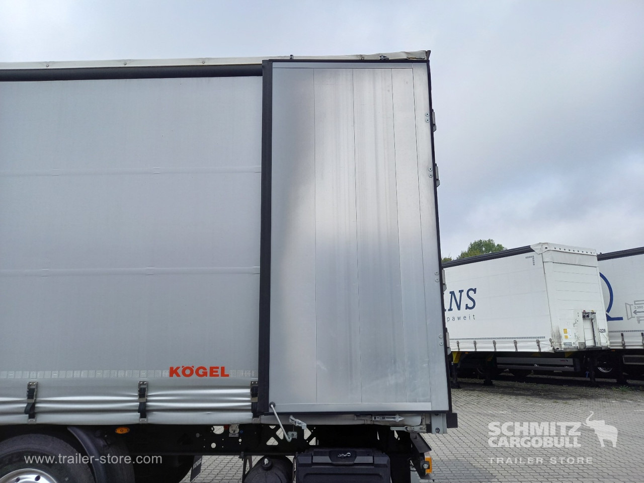 KOEGEL Auflieger Curtainsider Coil - Semi-remorque rideaux coulissants: photos 3 KOEGEL Auflieger Curtainsider Coil - Semi-remorque rideaux coulissants: photos 3