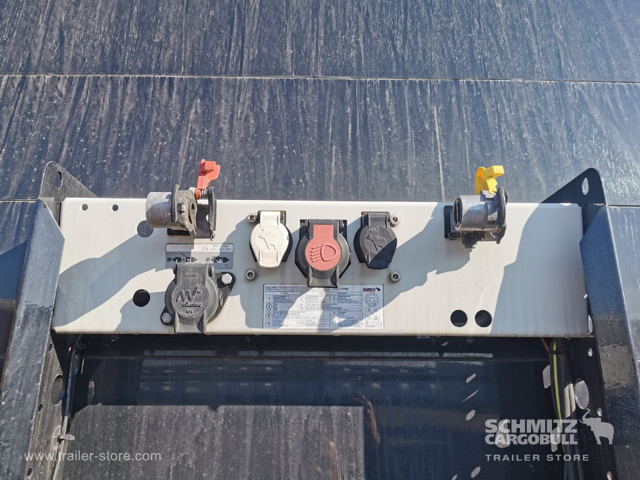SCHMITZ Auflieger Curtainsider Standard - Semi-remorque rideaux coulissants: photos 4 SCHMITZ Auflieger Curtainsider Standard - Semi-remorque rideaux coulissants: photos 4