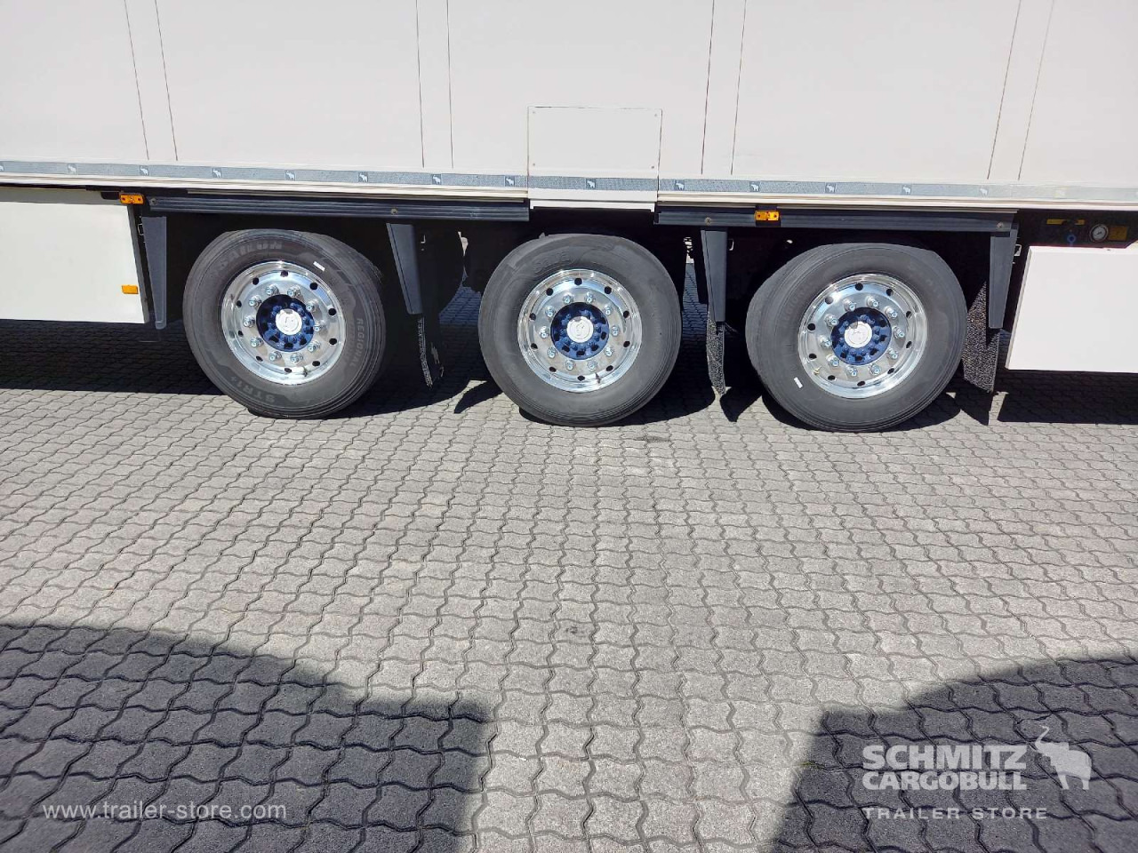 SCHMITZ Auflieger Tiefkühler Lang LKW - Semi-remorque isothermique: photos 2 SCHMITZ Auflieger Tiefkühler Lang LKW - Semi-remorque isothermique: photos 2