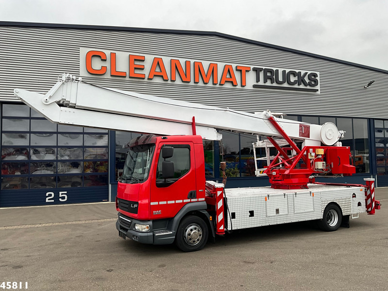 DAF FA 45 CF 220 Klaas 34 meter Dachdeckerkran - Camion: photos 2 DAF FA 45 CF 220 Klaas 34 meter Dachdeckerkran - Camion: photos 2