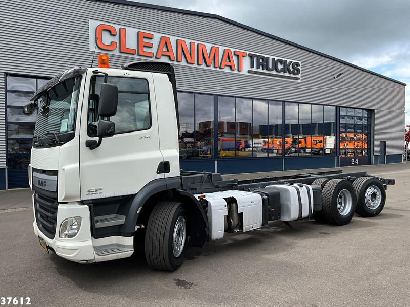 DAF FAN CF 330 Euro 6 Chassis cabine met kraanponton! Just 102.023 km! - Châssis cabine: photos 1 DAF FAN CF 330 Euro 6 Chassis cabine met kraanponton! Just 102.023 km! - Châssis cabine: photos 1