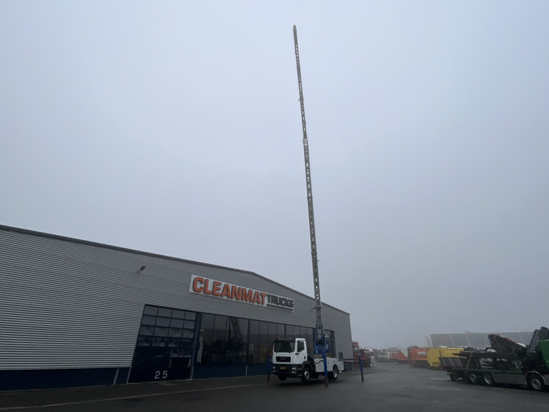 MAN TGM 15.290 Klaas 35 meter Dachdecker Kran - Camion grue: photos 4 MAN TGM 15.290 Klaas 35 meter Dachdecker Kran - Camion grue: photos 4