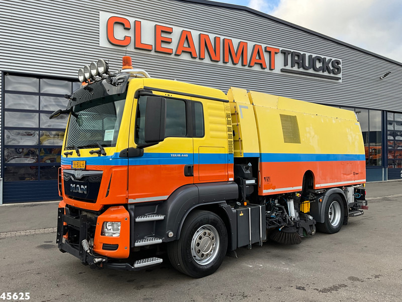 Balayeuse de voirie MAN TGS 18.440 Euro 6 Beam S9000 Wegdekreiniger links en rechts vegend!: photos 7 Balayeuse de voirie MAN TGS 18.440 Euro 6 Beam S9000 Wegdekreiniger links en rechts vegend!: photos 7
