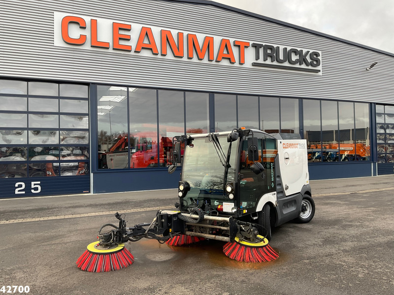 Balayeuse de voirie Mathieu MC 210 Azura Flex Euro 6 Stage 5 with 3-rd brush: photos 6