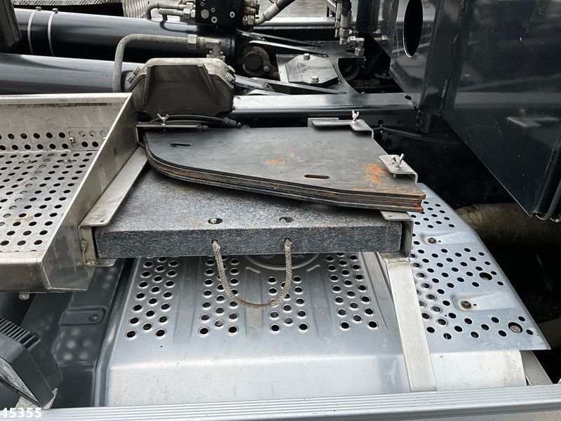 Camion ampliroll, Camion grue Mercedes-Benz Arocs 3540 8x4 Euro 6 HMF 19 Tonmeter Z-kraan Just 118.906 Km!: photos 10 Camion ampliroll, Camion grue Mercedes-Benz Arocs 3540 8x4 Euro 6 HMF 19 Tonmeter Z-kraan Just 118.906 Km!: photos 10