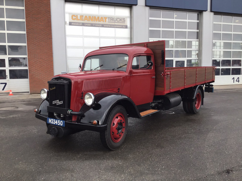 Opel Blitz 3.6-42-30 - Camion plateau: photos 1 Opel Blitz 3.6-42-30 - Camion plateau: photos 1