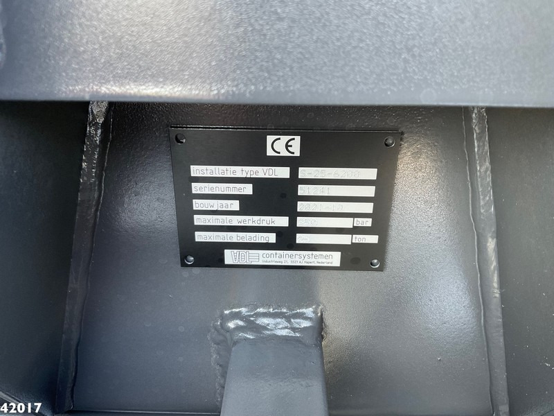 Camion ampliroll, Camion grue Volvo FM 420 8x2 HMF 28 Tonmeter laadkraan: photos 17
