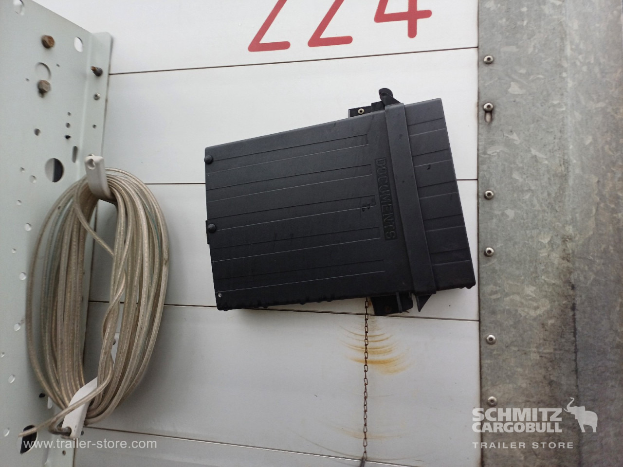 SCHMITZ Auflieger Curtainsider Standard Forklift holder - Semi-remorque rideaux coulissants: photos 3 SCHMITZ Auflieger Curtainsider Standard Forklift holder - Semi-remorque rideaux coulissants: photos 3