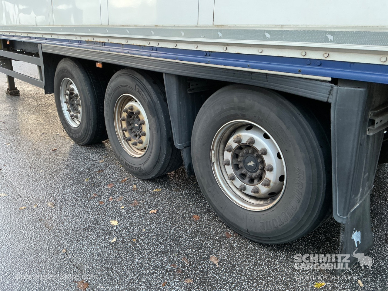 SCHMITZ Dryfreight Standard Taillift - Semi-remorque fourgon: photos 2 SCHMITZ Dryfreight Standard Taillift - Semi-remorque fourgon: photos 2