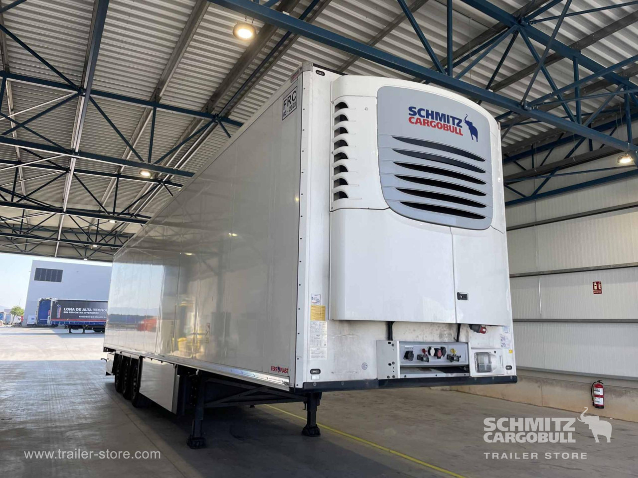 SCHMITZ Semiremolque Frigo Standard - Semi-remorque isothermique: photos 3 SCHMITZ Semiremolque Frigo Standard - Semi-remorque isothermique: photos 3